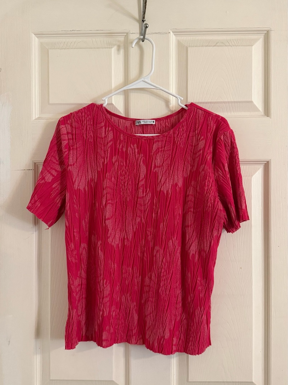 Zara Short Sleeve Textured Fuchsia Tee